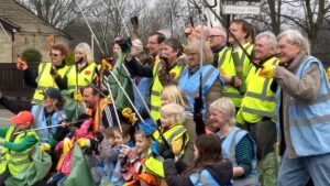 group litter collecting